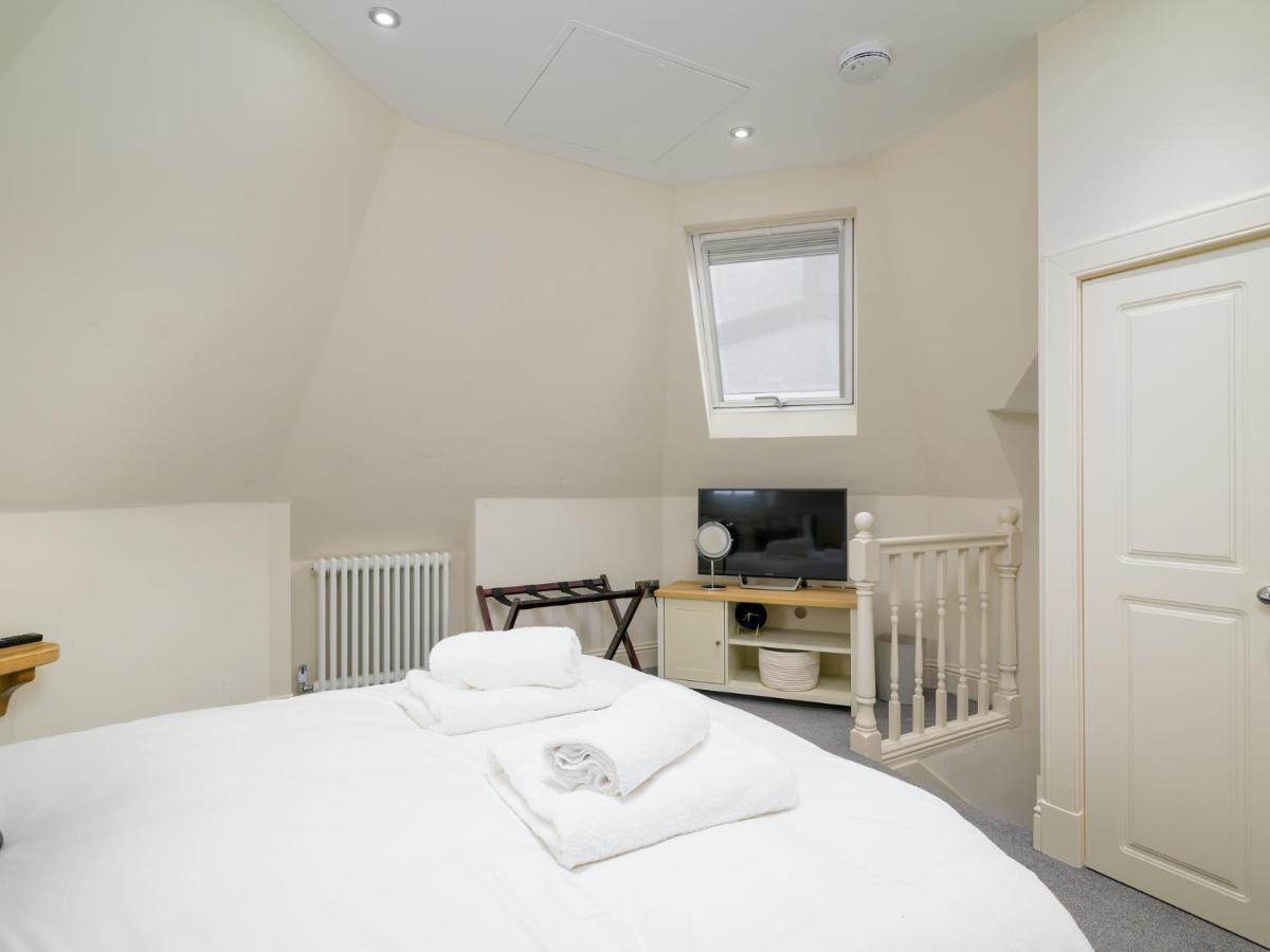 Pass The Keys Historic Ramsay Garden Apt With Balcony Views Edinburgh Ngoại thất bức ảnh