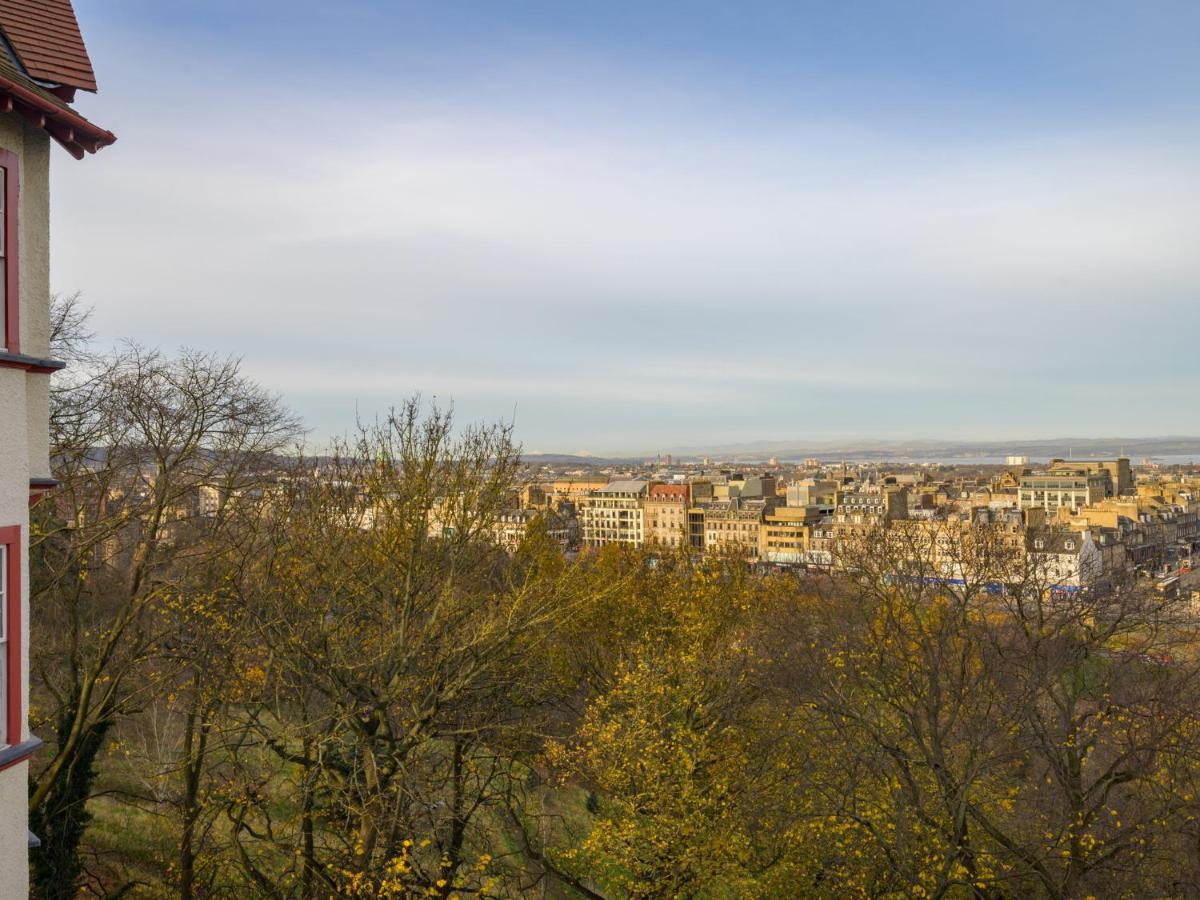 Pass The Keys Historic Ramsay Garden Apt With Balcony Views Edinburgh Ngoại thất bức ảnh