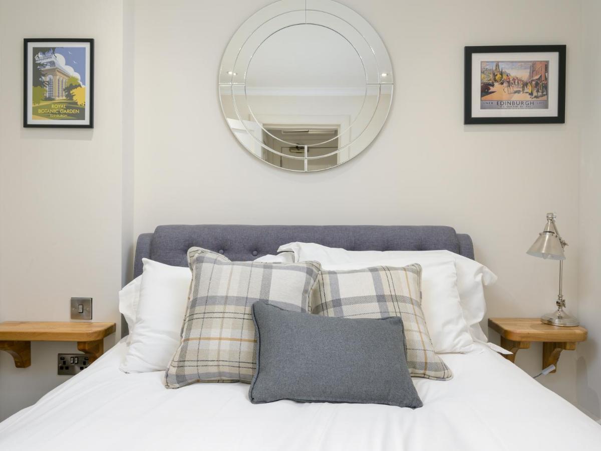 Pass The Keys Historic Ramsay Garden Apt With Balcony Views Edinburgh Ngoại thất bức ảnh