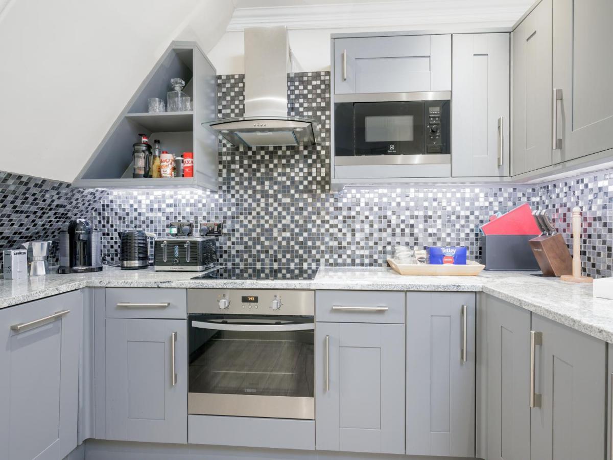 Pass The Keys Historic Ramsay Garden Apt With Balcony Views Edinburgh Ngoại thất bức ảnh