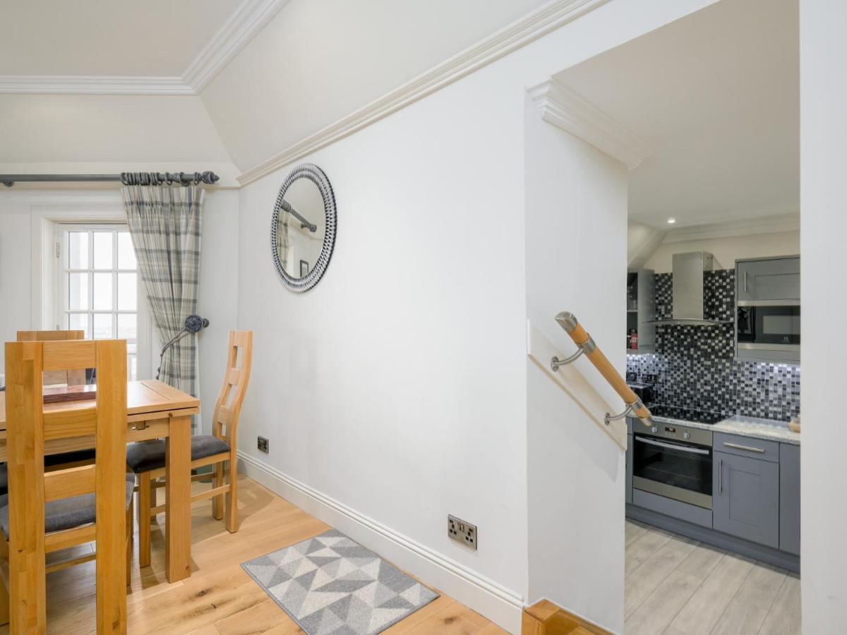 Pass The Keys Historic Ramsay Garden Apt With Balcony Views Edinburgh Ngoại thất bức ảnh