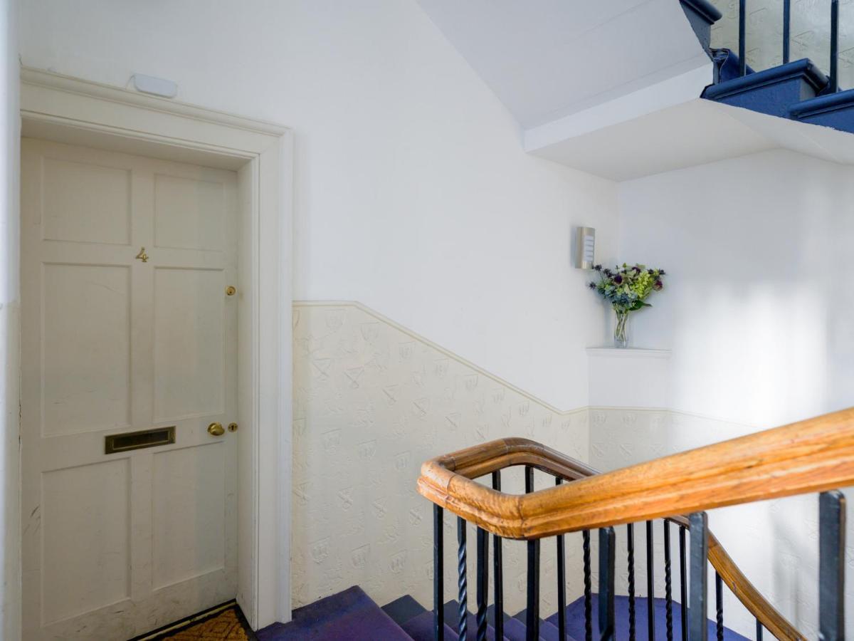 Pass The Keys Historic Ramsay Garden Apt With Balcony Views Edinburgh Ngoại thất bức ảnh